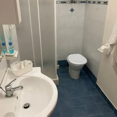 La Scaletta Sul Mare Di Wifi E Disney+ * פיצו